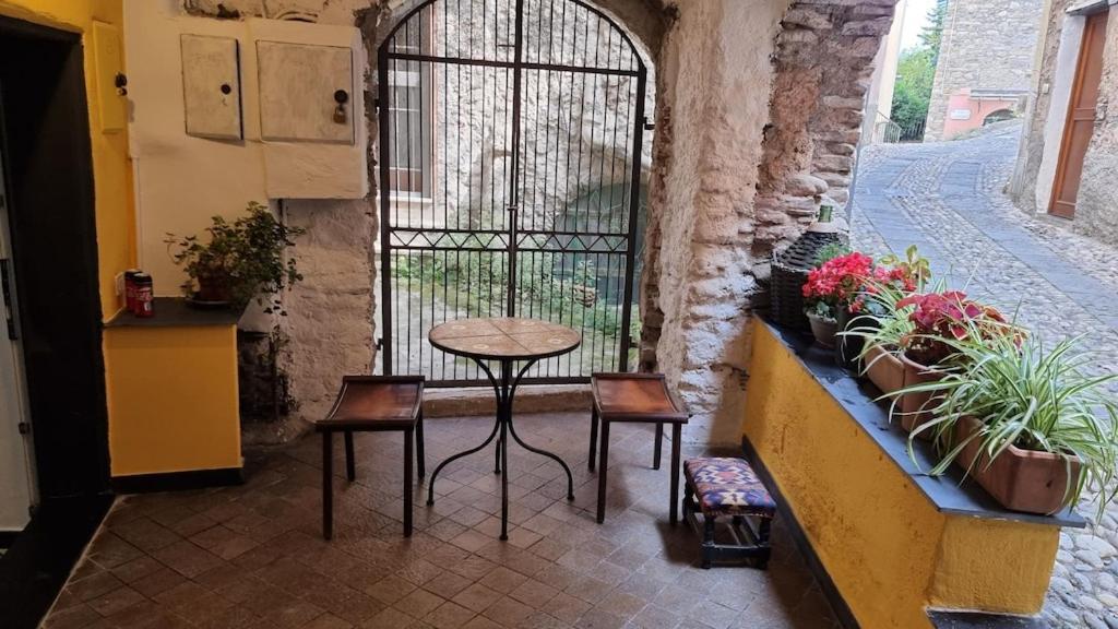 Beautifully Restored Romantic Apartment In The Centre Of Historic Dolcedo Eksteriør billede