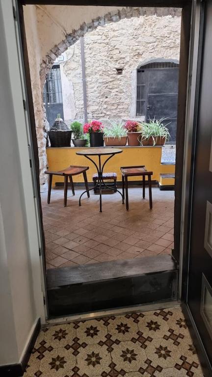 Beautifully Restored Romantic Apartment In The Centre Of Historic Dolcedo Eksteriør billede