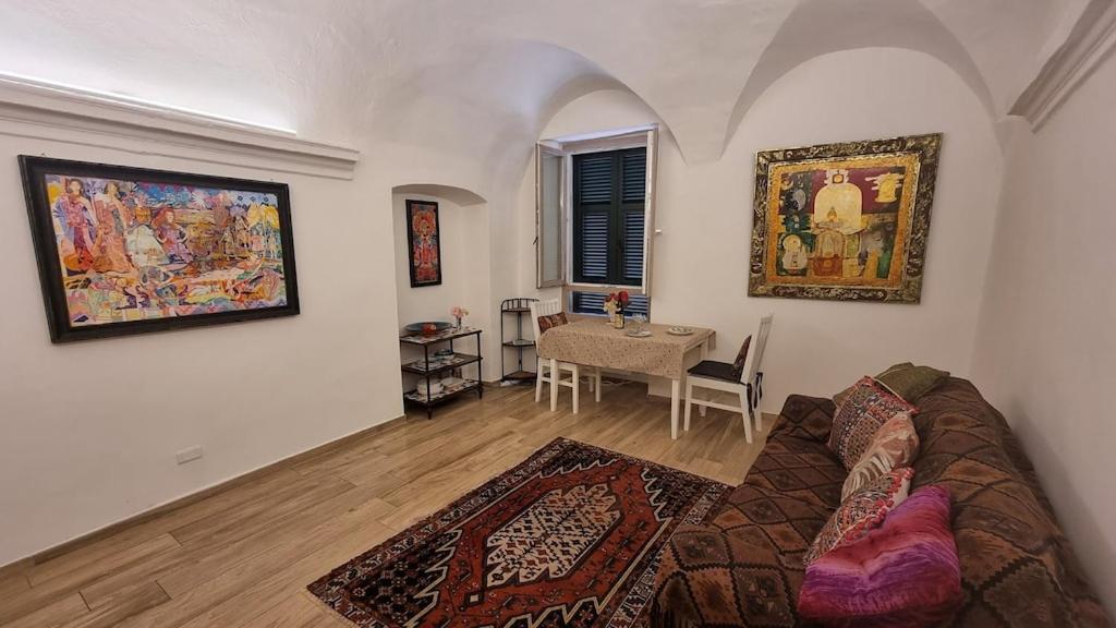Beautifully Restored Romantic Apartment In The Centre Of Historic Dolcedo Eksteriør billede
