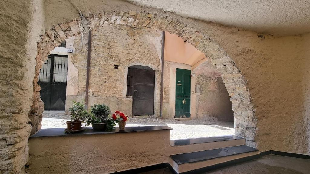 Beautifully Restored Romantic Apartment In The Centre Of Historic Dolcedo Eksteriør billede